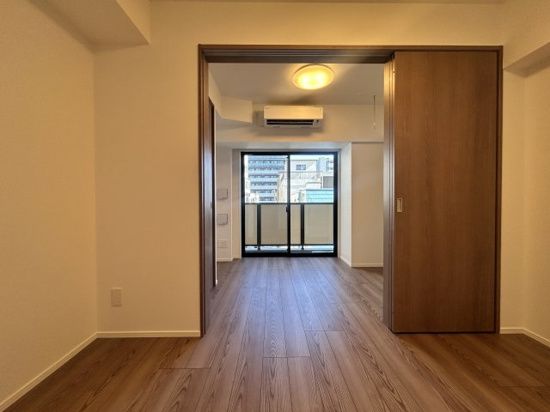 居室・リビング　☆明るい洋室☆