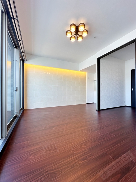 その他設備　同施工写真です　階数により内装色が異なります