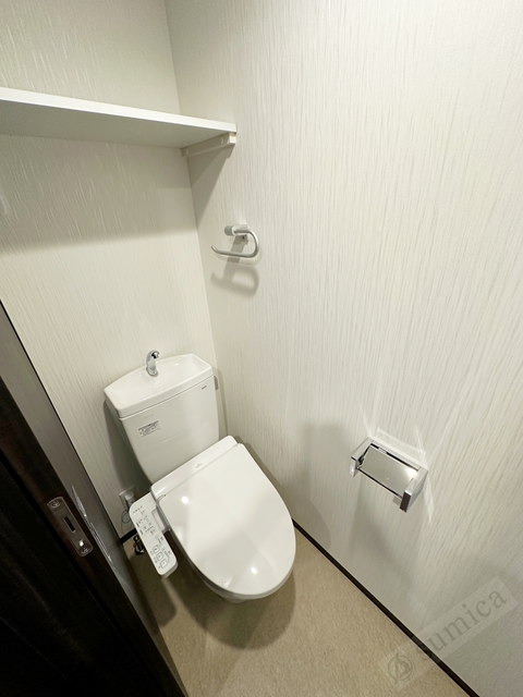 トイレ　同施工写真です　階数により内装色が異なります