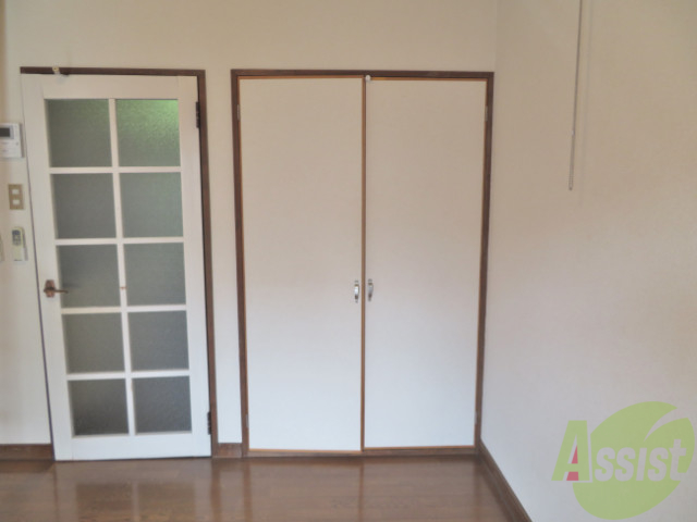 収納　こちらはお部屋にある収納、その他ロフトもあるので便利ですね