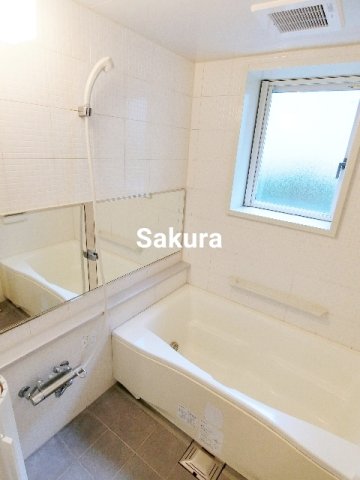 バス・シャワールーム　嬉しい追い焚き付きです♪