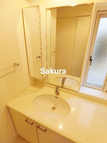 洗面設備　身支度に欠かせない独立洗面台♪