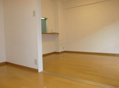 居室・リビング　【参考】同建物内の別のお部屋の画像です