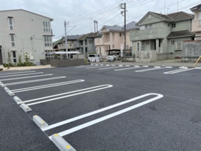 駐車場　駐車場に車を止められます