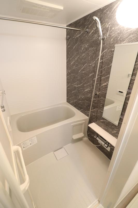 バス・シャワールーム　追い焚き、浴室乾燥機付きバス