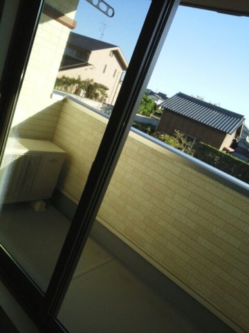 バルコニー　外からの目が気にならないバルコニーで洗濯物が干せます