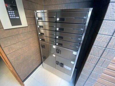 ロビー　メール・宅配ボックス