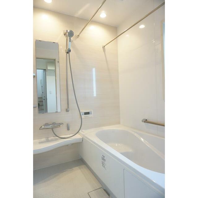 バス・シャワールーム　追い炊き・浴室暖房乾燥機能付のユニットバス