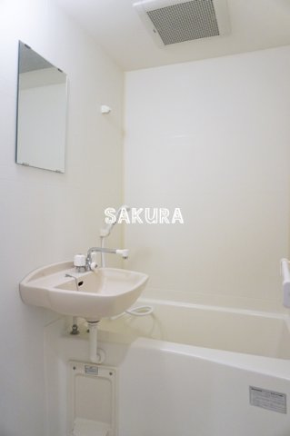 バス・シャワールーム　清潔感のある快適バスルーム♪