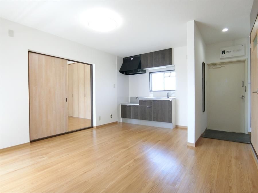 居室・リビング　同物件の別号室のお部屋です。現況を優先とします。