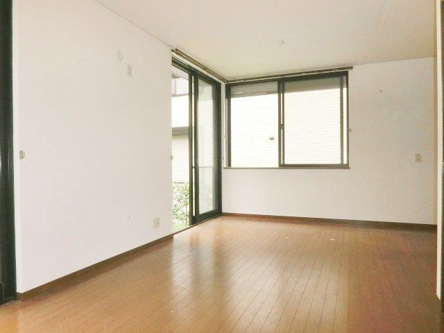 居室・リビング　開放的なリビング