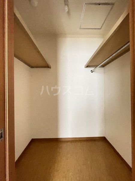ブロードタウン神野 E棟の内装写真