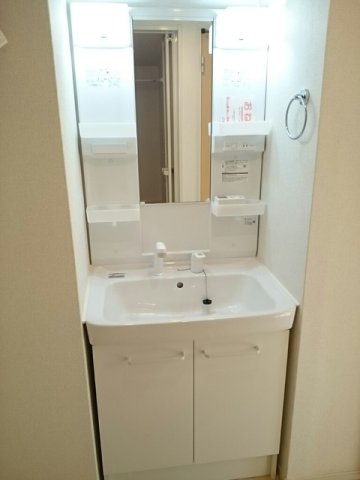 洗面設備　脱衣スペースもあります