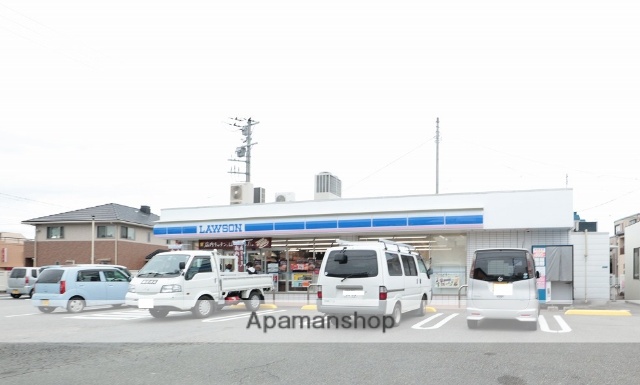 コンビニ　ローソン（コンビニ）まで689m