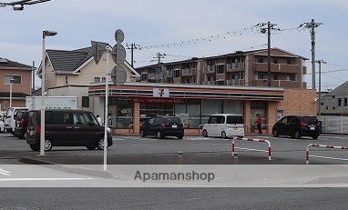 コンビニ　セブンイレブン（コンビニ）まで830m
