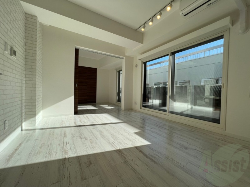 居室・リビング　明るいお部屋は気持ちよく過ごせそうですね。
