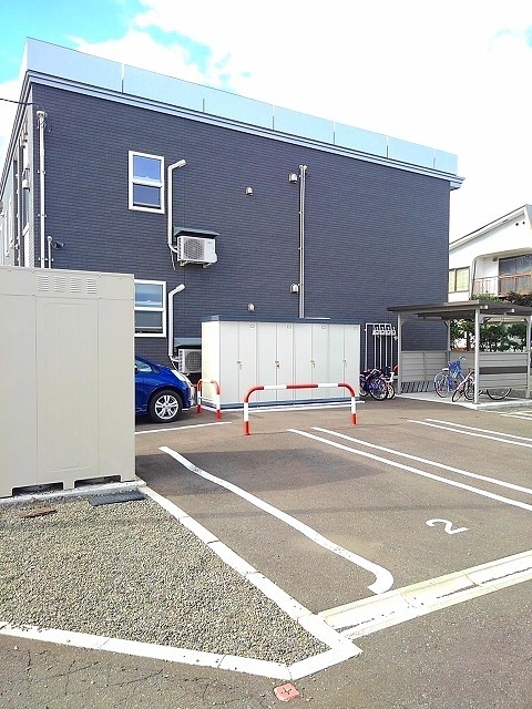 駐車場　お車が停めやすそうな駐車場です♪