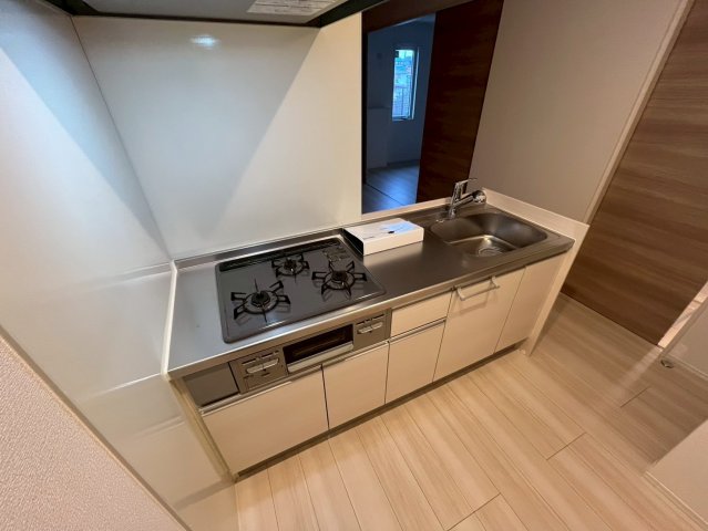 キッチン　同物件別部屋写真