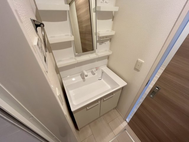 洗面設備　同物件別部屋写真