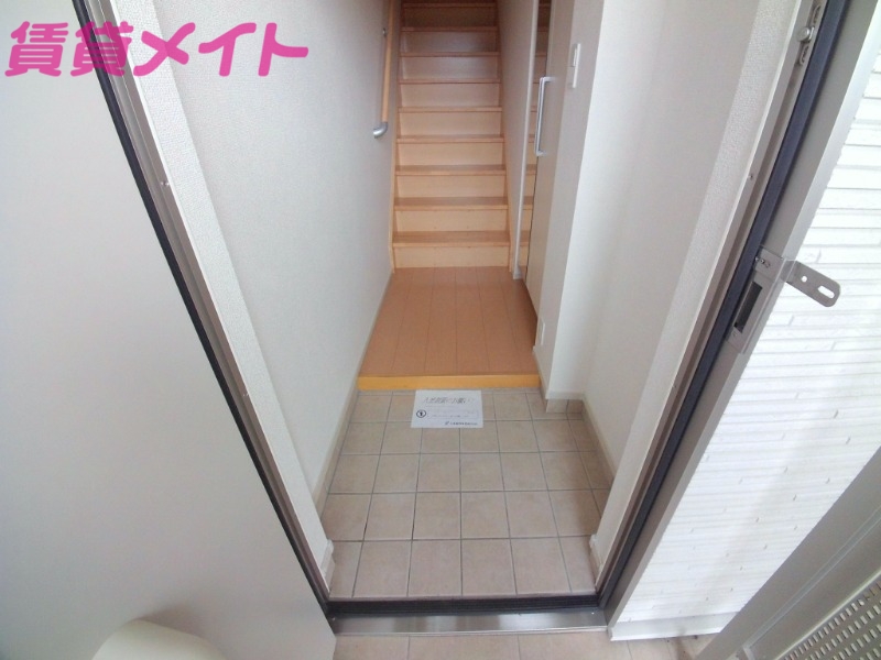 玄関　同タイプの画像です