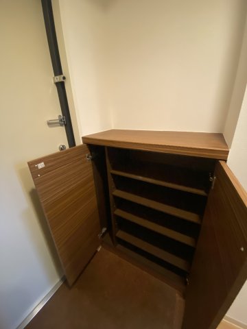 収納　※写真は同じマンションの違う部屋のものになります。