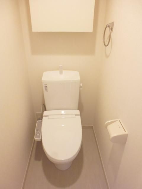 トイレ　★白基調の明るい内装です♪★
