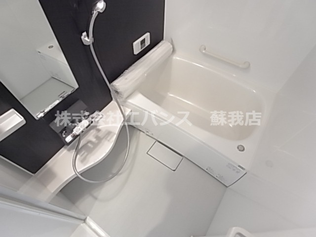 バス・シャワールーム　コンパクトで使いやすいお風呂です