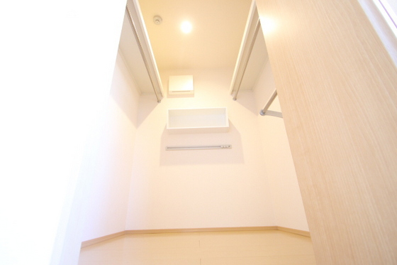 収納　※別部屋の写真です