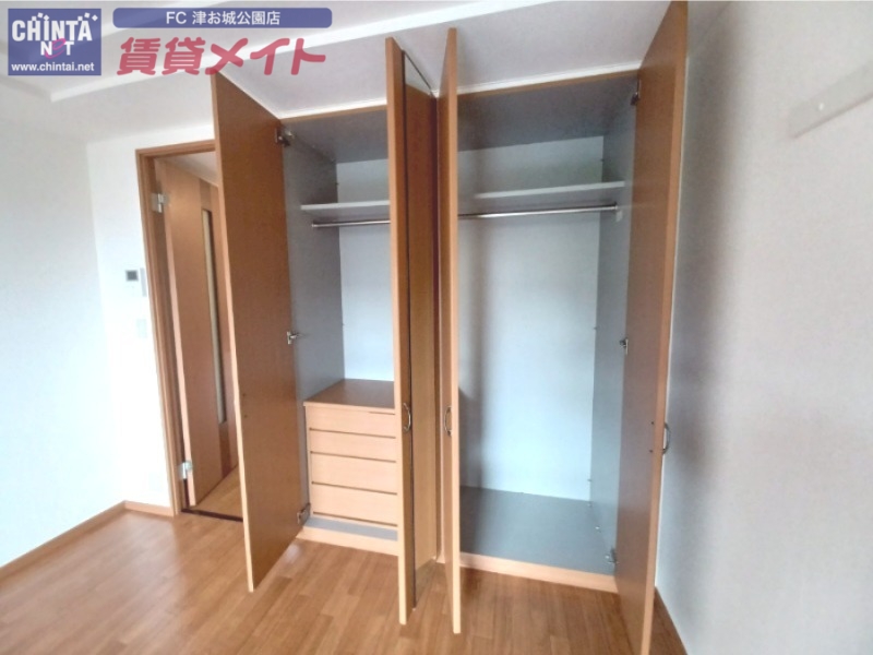 収納　同型反転タイプ画像