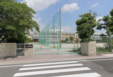 中学校　名古屋市立大曽根中学校（中学校）まで567m