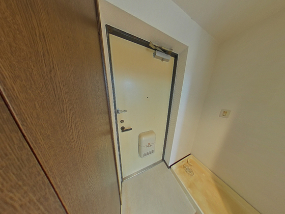 玄関　※別部屋の写真です