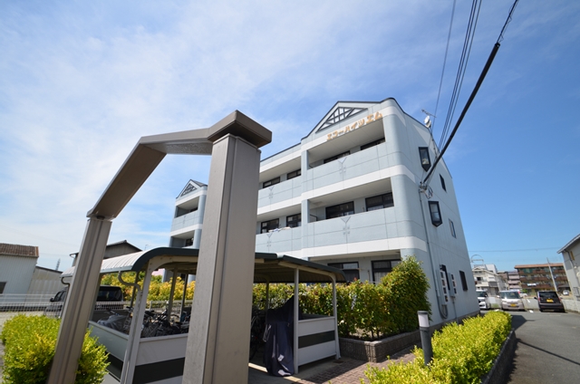 建物外観　清潔感のあるマンションタイプ