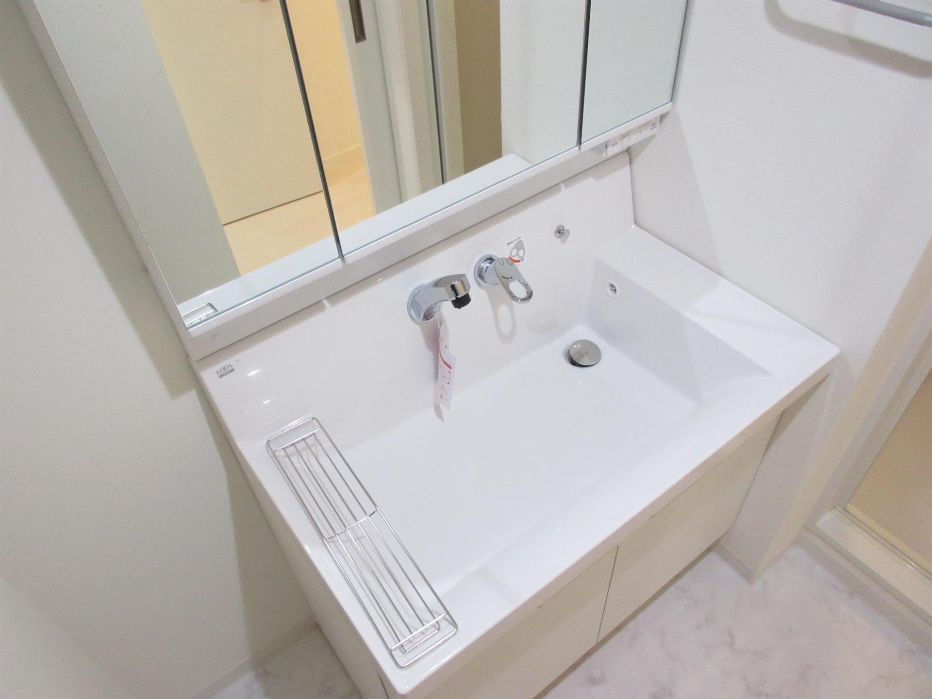洗面設備　※参考として他のお部屋の写真です