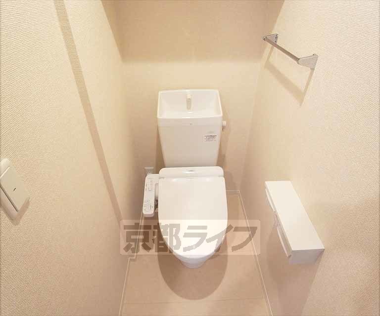 トイレ　ウォシュレット付き・