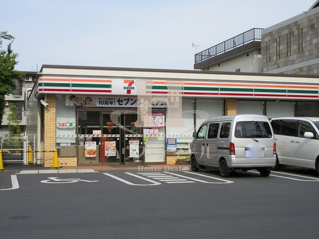 コンビニ　セブンイレブン芝３丁目店（コンビニ）まで302m