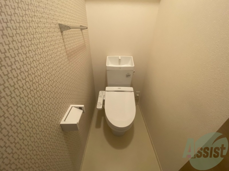 トイレ　トイレはバストイレ別になりますので、清潔に使えていいですね