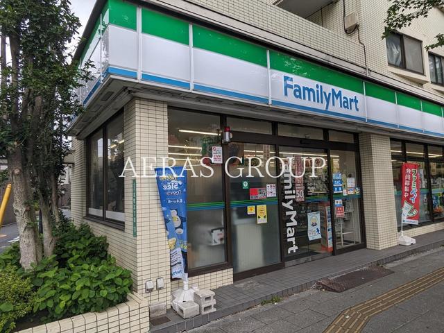 コンビニ　ファミリーマート 練馬北町店（コンビニ）まで348m