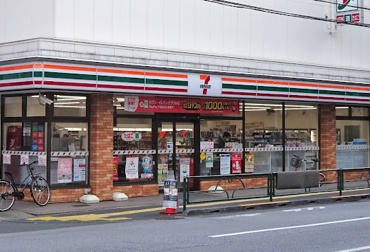 コンビニ　セブンイレブン 文京千石1丁目店（コンビニ）まで384m