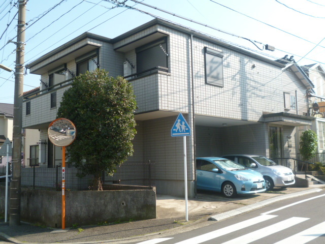 建物外観　閑静な住環境に佇む耐震耐火構造の旭化成ヘーベルメゾン