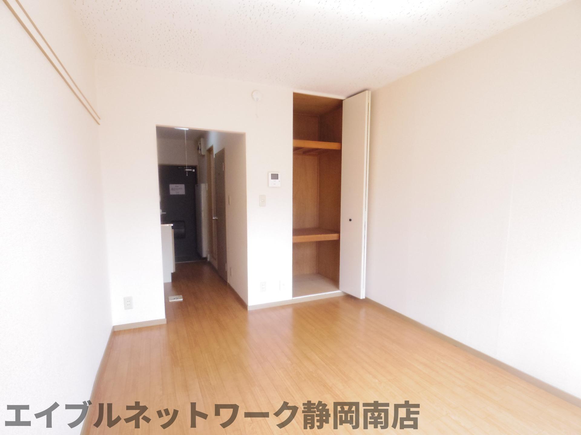 その他設備　こちらのリビングで趣味の時間をお楽しみください