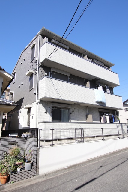 建物外観　全室角部屋です♪