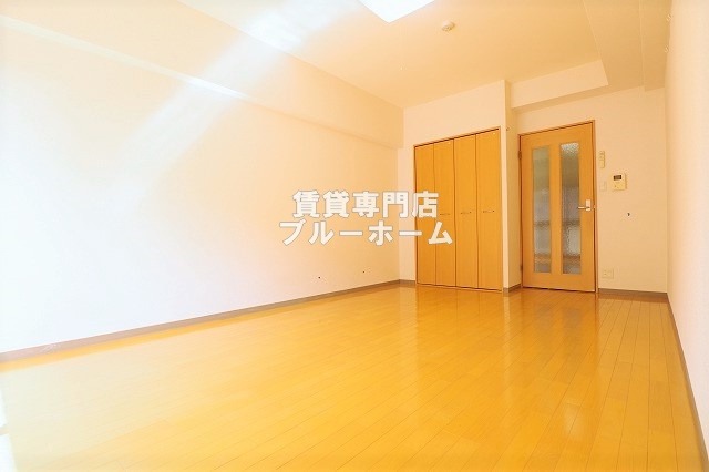 その他　別角度からの洋室です！