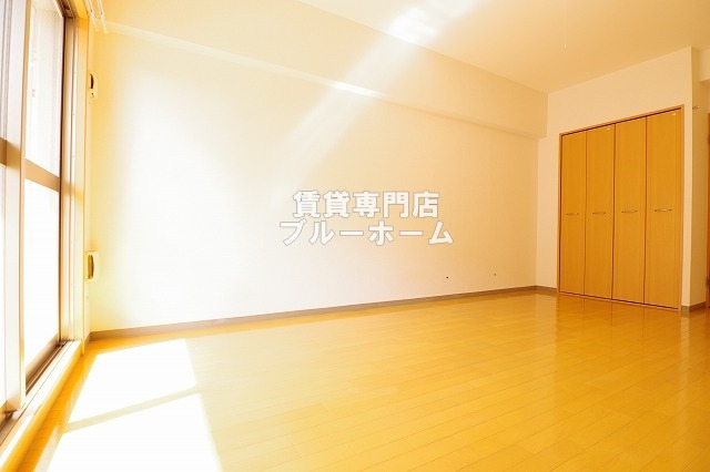 居室・リビング　10.2帖の広々としたお部屋！