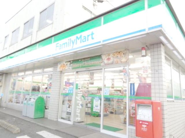 コンビニ　ファミリーマート博多諸岡三丁目店（コンビニ）まで930m