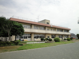 小学校　太田市立宝泉小学校（小学校）まで852m
