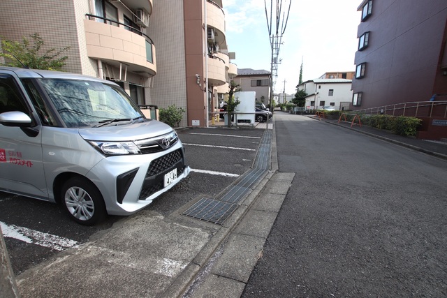 駐車場　駐車場（要空き確認）