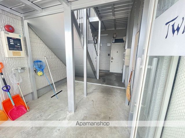 地下鉄南北線 麻生駅 バス乗車時間：30分 最寄りバス停で下車 徒歩4分 2階建 築34年の外観写真
