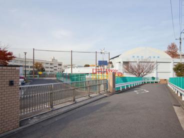 小学校　横浜市立岡村小学校（小学校）まで518m