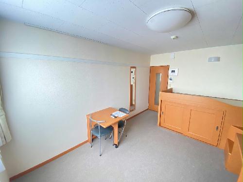レオパレスフィオーレの居間写真