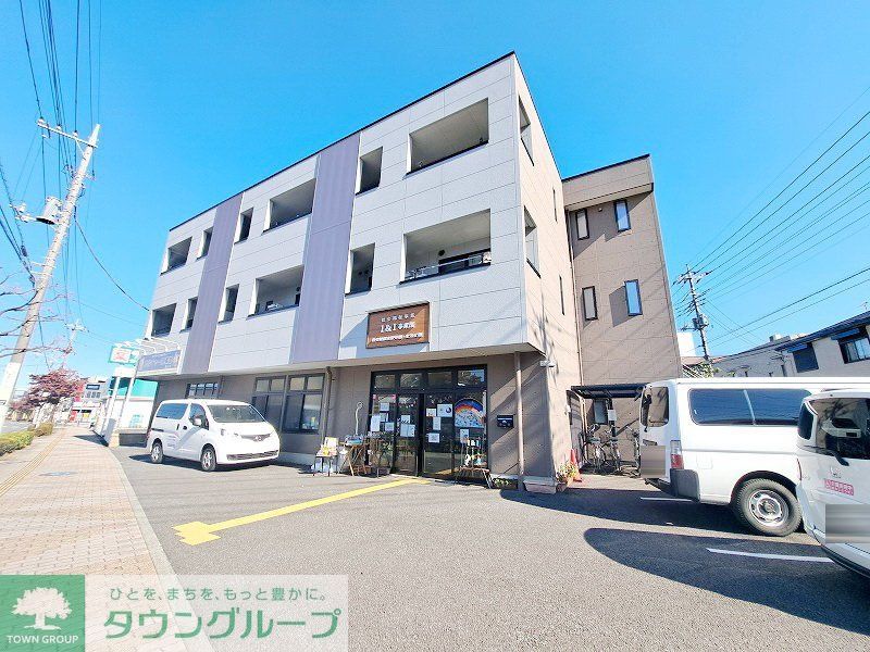 建物外観　駐車場